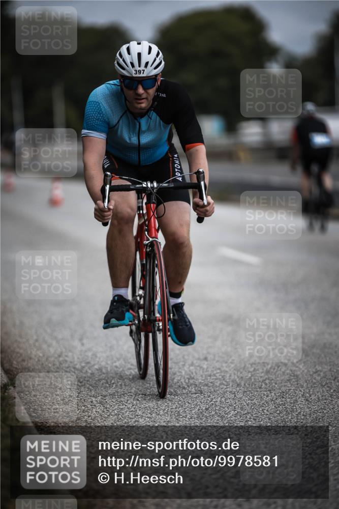 16.08.2026 - KN Förde Triathlon 2026 H.Heesch http://msf.ph/oto/9978581 16.08.2026 11:32:37 Radfahren 341, 372, 397 meine-sportfotos.de