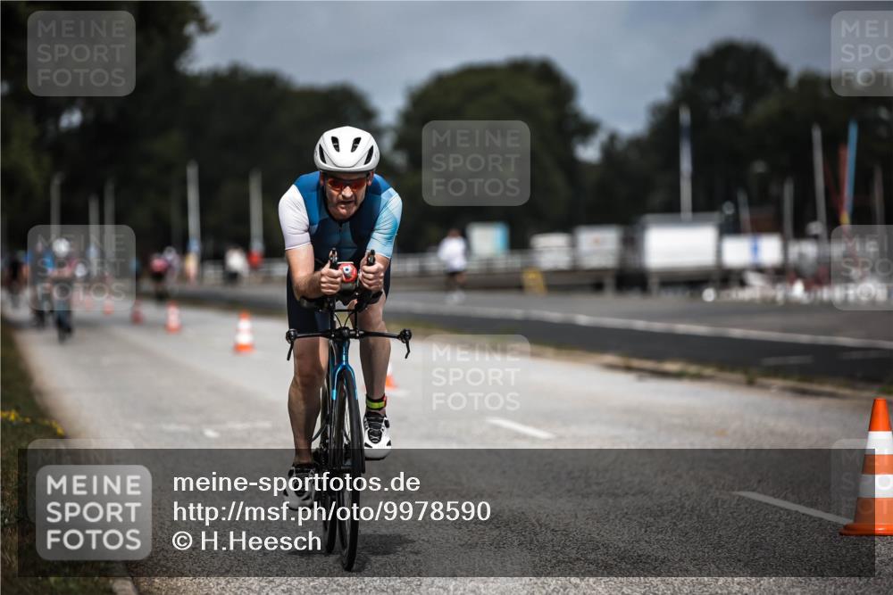 16.08.2026 - KN Förde Triathlon 2026 H.Heesch http://msf.ph/oto/9978590 16.08.2026 11:26:17 Radfahren 339, 350, 381, 404 meine-sportfotos.de