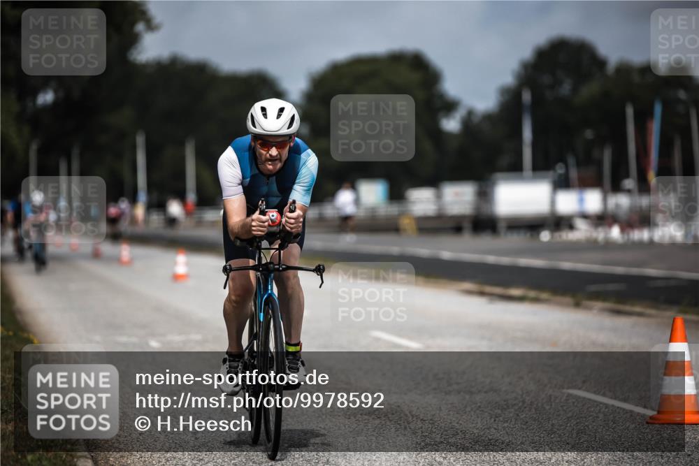 16.08.2026 - KN Förde Triathlon 2026 H.Heesch http://msf.ph/oto/9978592 16.08.2026 11:26:17 Radfahren 339, 350, 381, 404 meine-sportfotos.de