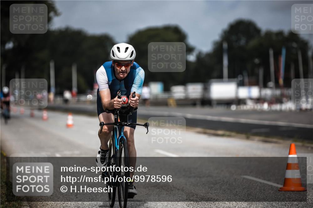 16.08.2026 - KN Förde Triathlon 2026 H.Heesch http://msf.ph/oto/9978596 16.08.2026 11:26:17 Radfahren 339, 350, 381, 404 meine-sportfotos.de