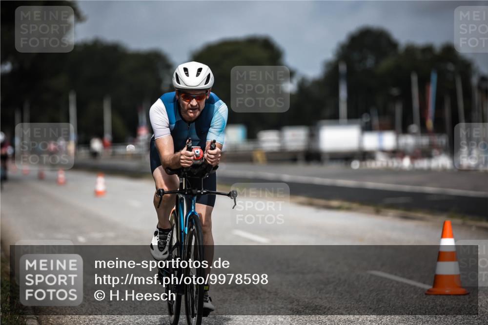 16.08.2026 - KN Förde Triathlon 2026 H.Heesch http://msf.ph/oto/9978598 16.08.2026 11:26:17 Radfahren 339, 350, 381, 404 meine-sportfotos.de