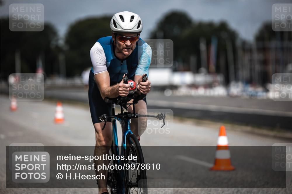16.08.2026 - KN Förde Triathlon 2026 H.Heesch http://msf.ph/oto/9978610 16.08.2026 11:26:17 Radfahren 339, 350, 381, 404 meine-sportfotos.de