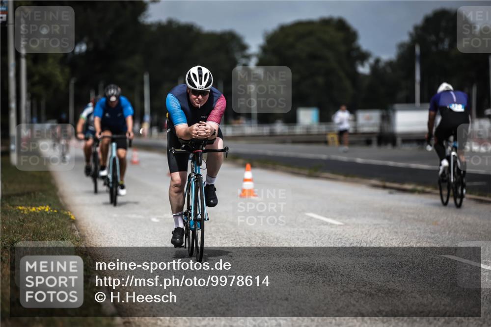 16.08.2026 - KN Förde Triathlon 2026 H.Heesch http://msf.ph/oto/9978614 16.08.2026 11:26:22 Radfahren 317, 381, 385, 404, 407, 422 meine-sportfotos.de
