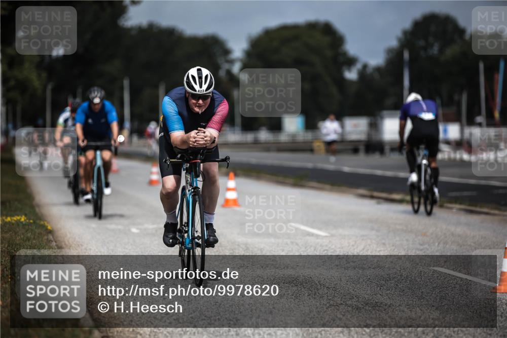 16.08.2026 - KN Förde Triathlon 2026 H.Heesch http://msf.ph/oto/9978620 16.08.2026 11:26:22 Radfahren 317, 381, 385, 404, 407, 422 meine-sportfotos.de