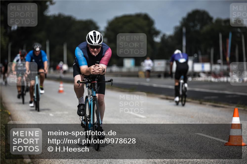 16.08.2026 - KN Förde Triathlon 2026 H.Heesch http://msf.ph/oto/9978628 16.08.2026 11:26:23 Radfahren 317, 385, 404, 407, 422, 432 meine-sportfotos.de