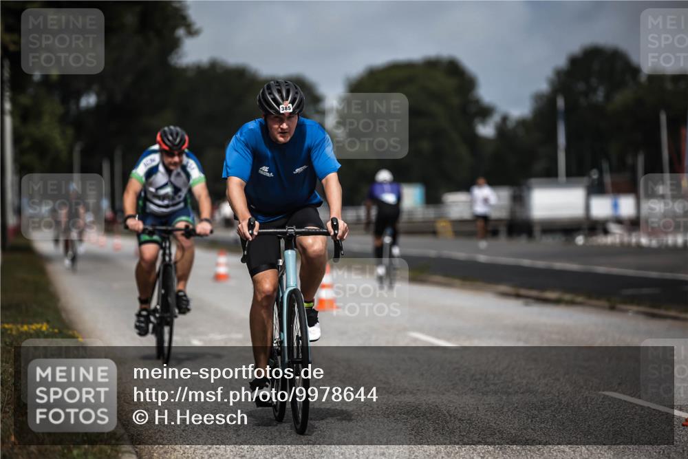 16.08.2026 - KN Förde Triathlon 2026 H.Heesch http://msf.ph/oto/9978644 16.08.2026 11:26:24 Radfahren 317, 385, 404, 407, 422, 432 meine-sportfotos.de