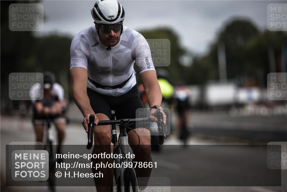 16.08.2026 - KN Förde Triathlon 2026 H.Heesch http://msf.ph/oto/9978661 16.08.2026 11:32:45 Radfahren 315, 372, 389, 392 meine-sportfotos.de