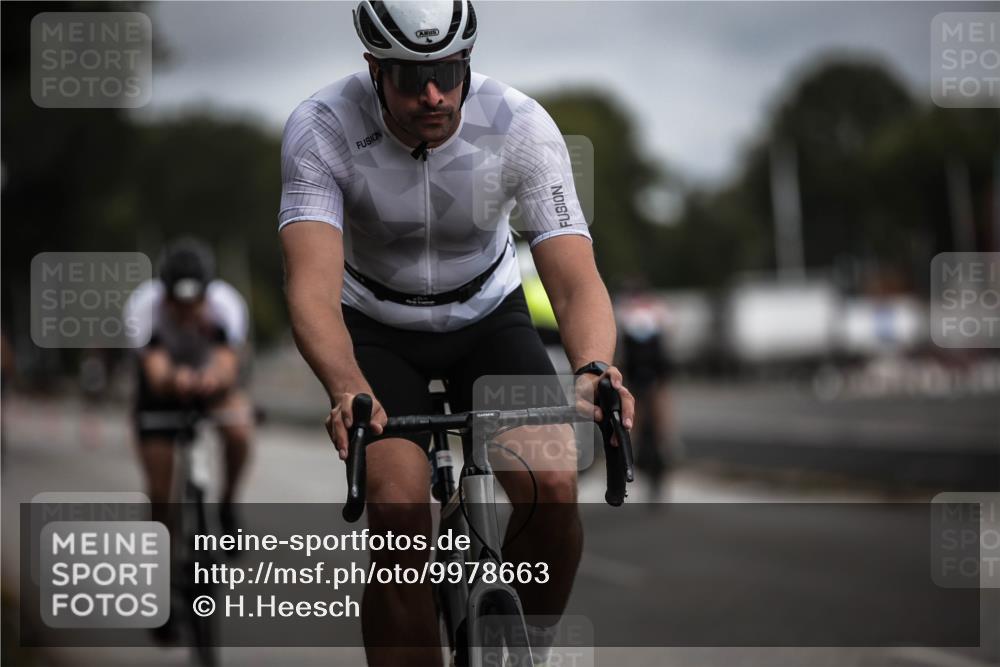 16.08.2026 - KN Förde Triathlon 2026 H.Heesch http://msf.ph/oto/9978663 16.08.2026 11:32:46 Radfahren 315, 389, 392 meine-sportfotos.de