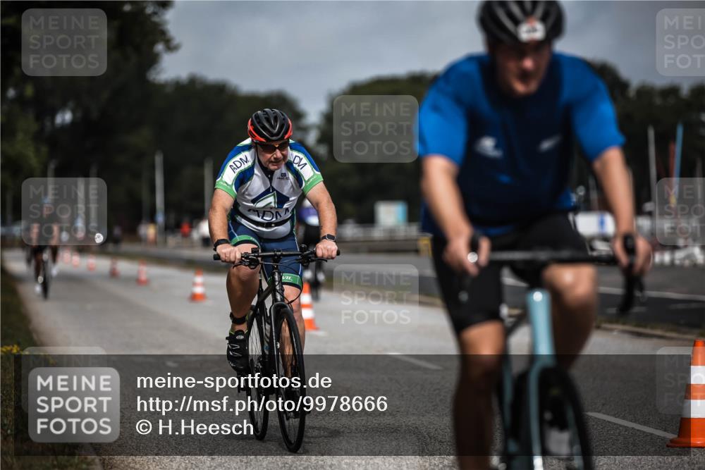 16.08.2026 - KN Förde Triathlon 2026 H.Heesch http://msf.ph/oto/9978666 16.08.2026 11:26:25 Radfahren 317, 374, 385, 404, 407, 422, 432 meine-sportfotos.de