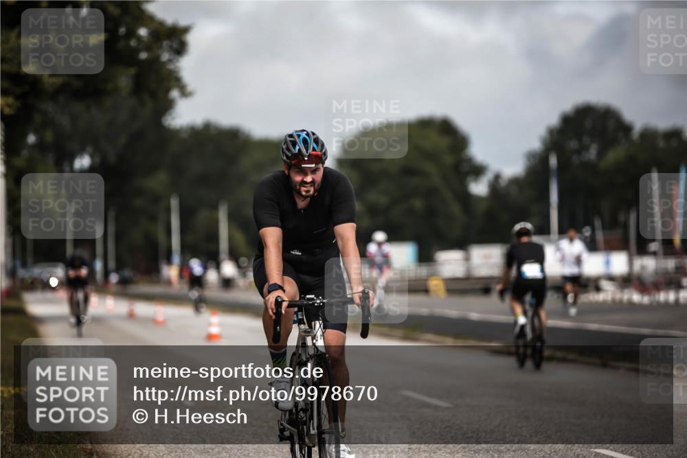 16.08.2026 - KN Förde Triathlon 2026 H.Heesch http://msf.ph/oto/9978670 16.08.2026 11:26:30 Radfahren 328, 374, 432, 803 meine-sportfotos.de