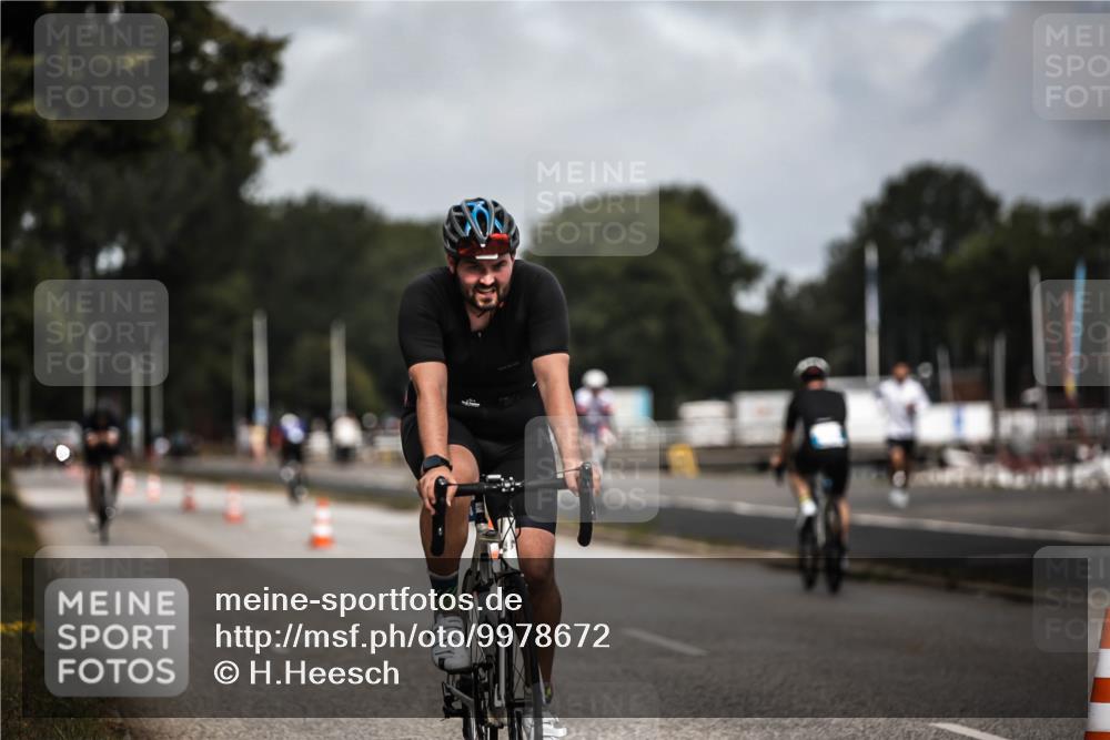 16.08.2026 - KN Förde Triathlon 2026 H.Heesch http://msf.ph/oto/9978672 16.08.2026 11:26:30 Radfahren 328, 374, 432, 803 meine-sportfotos.de