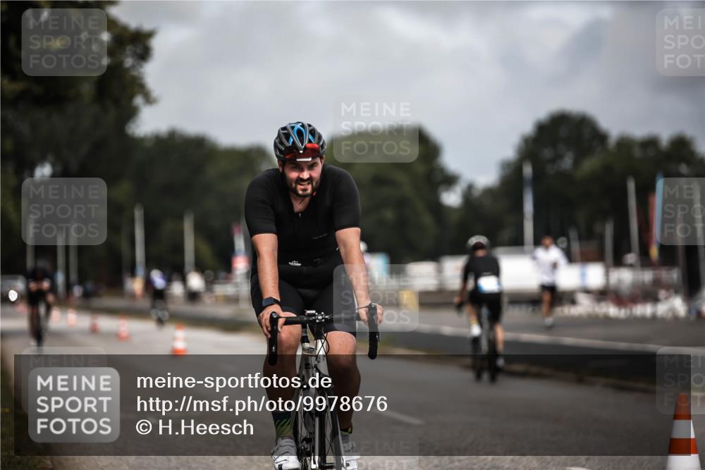 16.08.2026 - KN Förde Triathlon 2026 H.Heesch http://msf.ph/oto/9978676 16.08.2026 11:26:30 Radfahren 328, 374, 432, 803 meine-sportfotos.de