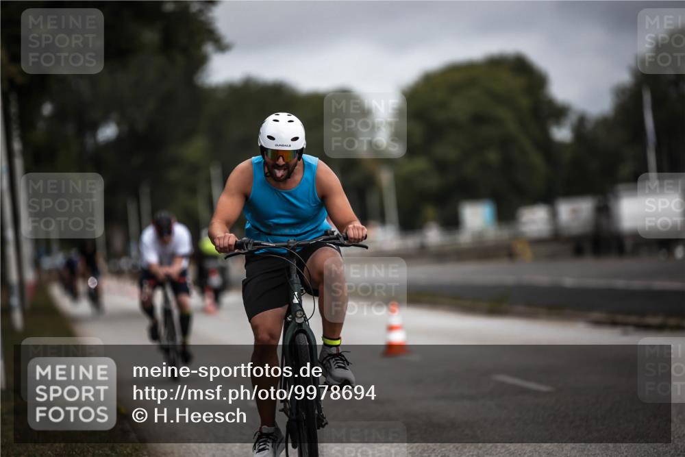 16.08.2026 - KN Förde Triathlon 2026 H.Heesch http://msf.ph/oto/9978694 16.08.2026 11:32:50 Radfahren 348, 389, 391 meine-sportfotos.de