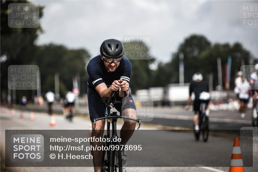 16.08.2026 - KN Förde Triathlon 2026 H.Heesch http://msf.ph/oto/9978695 16.08.2026 11:26:34 Radfahren 328, 429, 803 meine-sportfotos.de