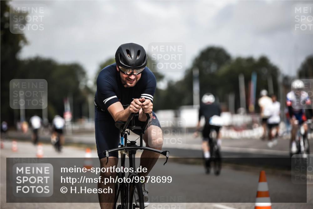 16.08.2026 - KN Förde Triathlon 2026 H.Heesch http://msf.ph/oto/9978699 16.08.2026 11:26:34 Radfahren 328, 429, 803 meine-sportfotos.de