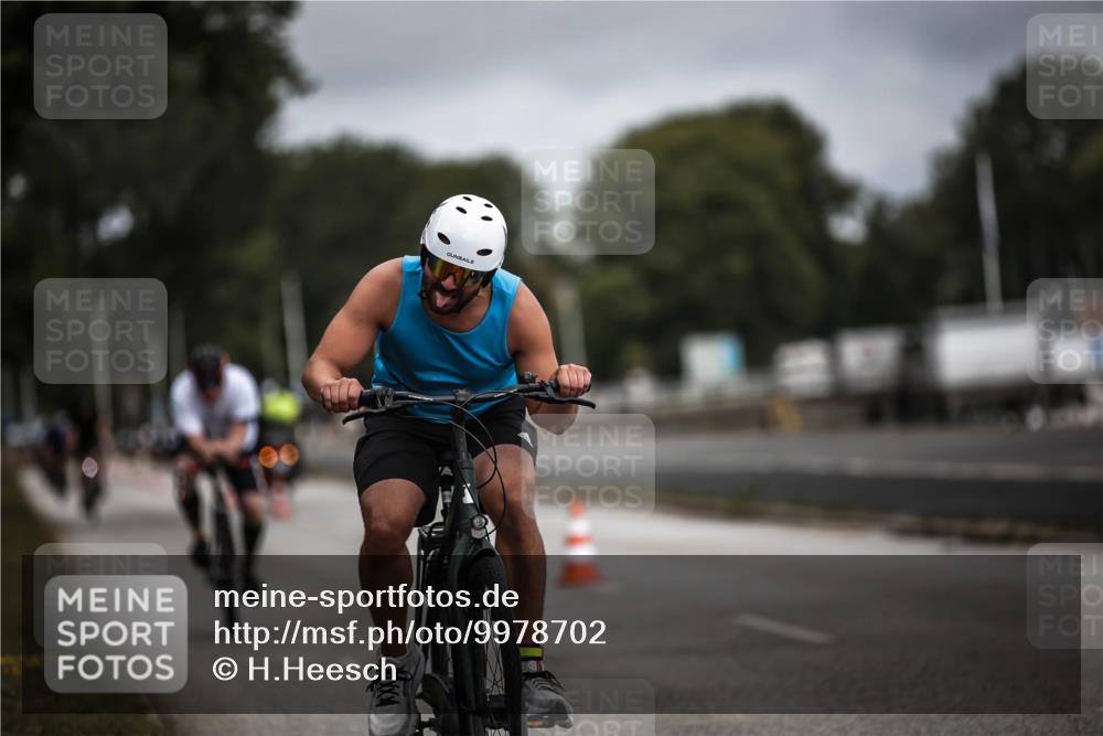 16.08.2026 - KN Förde Triathlon 2026 H.Heesch http://msf.ph/oto/9978702 16.08.2026 11:32:51 Radfahren 348, 391, 399 meine-sportfotos.de