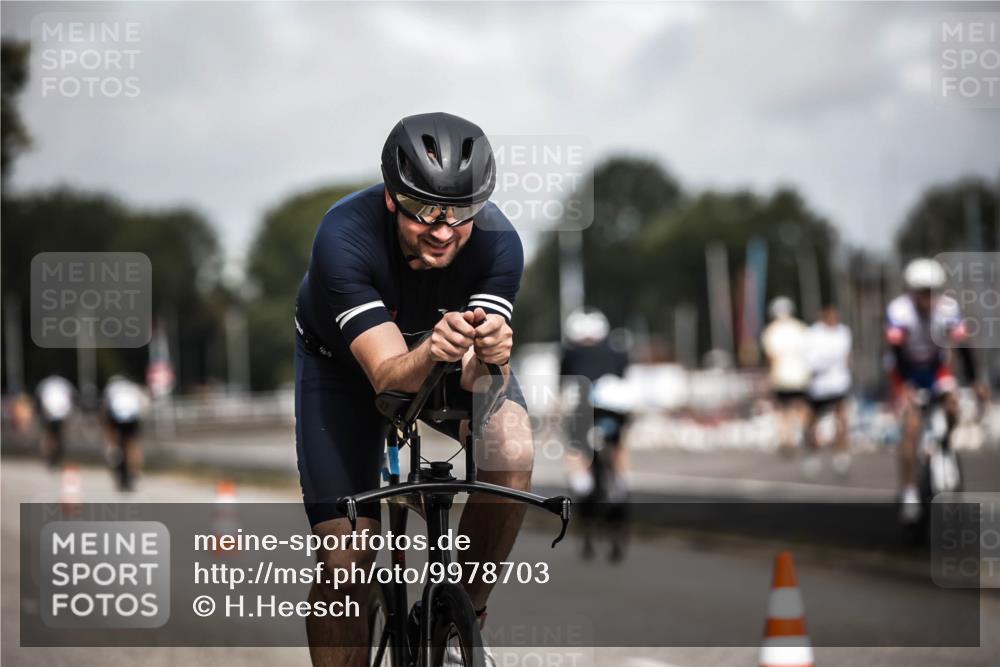 16.08.2026 - KN Förde Triathlon 2026 H.Heesch http://msf.ph/oto/9978703 16.08.2026 11:26:35 Radfahren 328, 429, 803 meine-sportfotos.de