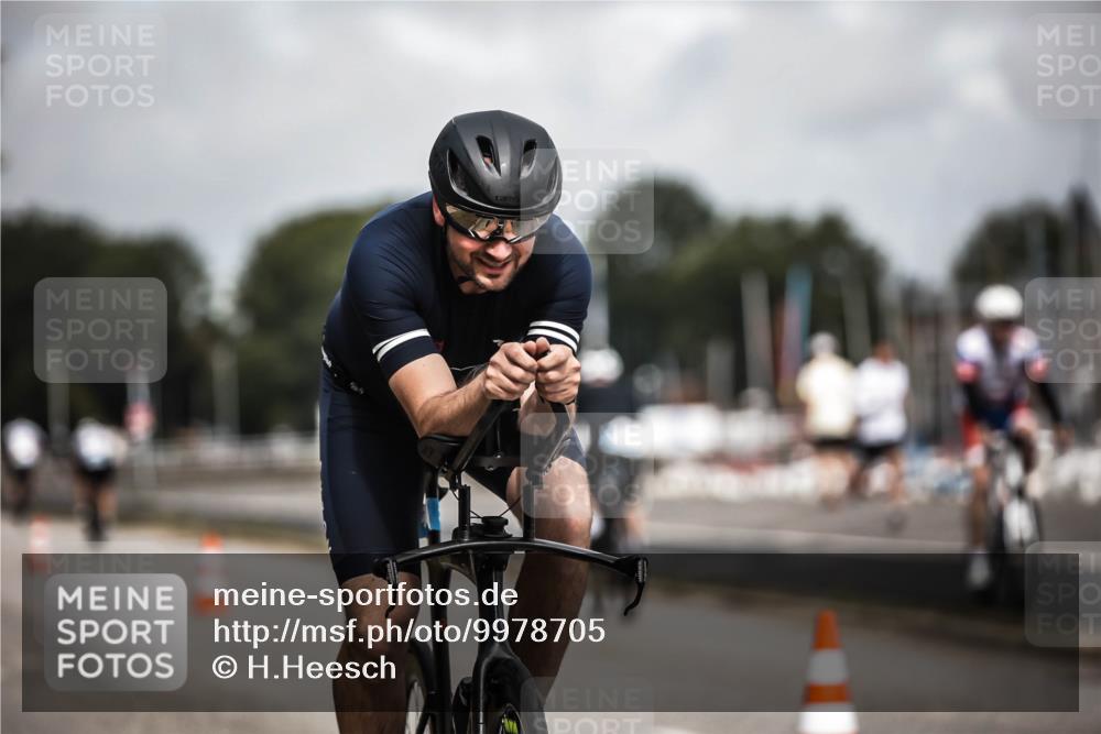 16.08.2026 - KN Förde Triathlon 2026 H.Heesch http://msf.ph/oto/9978705 16.08.2026 11:26:35 Radfahren 328, 429, 803 meine-sportfotos.de