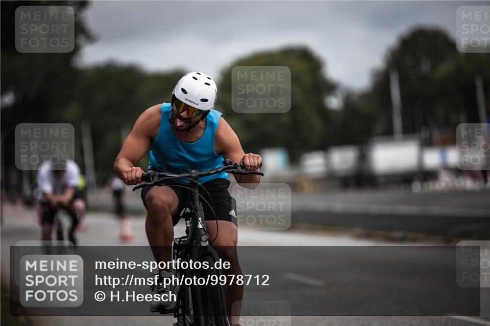 16.08.2026 - KN Förde Triathlon 2026 H.Heesch http://msf.ph/oto/9978712 16.08.2026 11:32:51 Radfahren 348, 391, 399 meine-sportfotos.de
