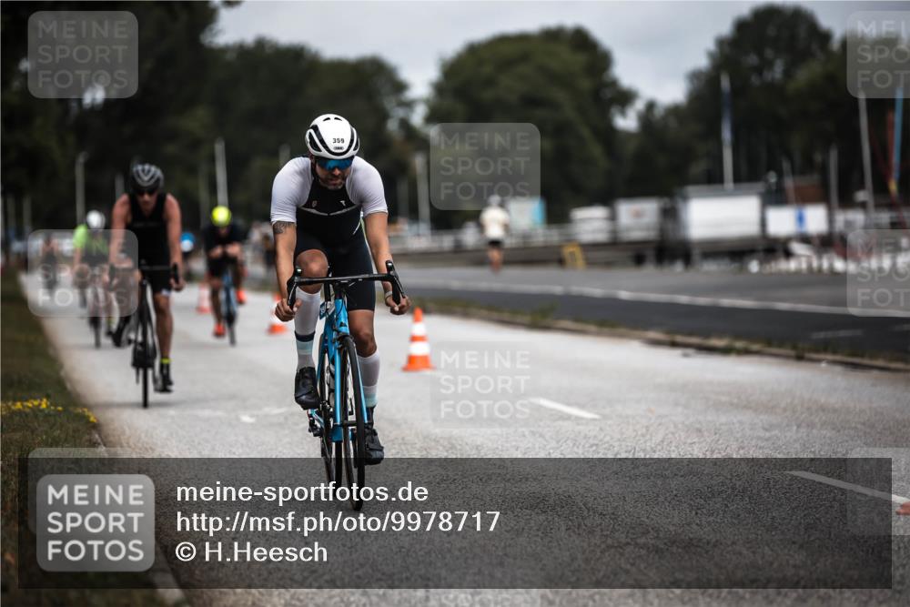 16.08.2026 - KN Förde Triathlon 2026 H.Heesch http://msf.ph/oto/9978717 16.08.2026 11:26:56 Radfahren 343, 359, 361, 383, 412, 804 meine-sportfotos.de