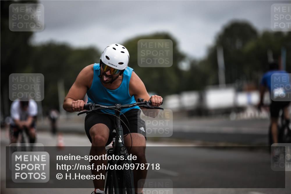 16.08.2026 - KN Förde Triathlon 2026 H.Heesch http://msf.ph/oto/9978718 16.08.2026 11:32:51 Radfahren 348, 391, 399 meine-sportfotos.de