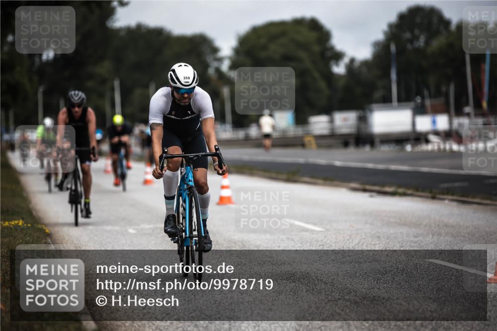 16.08.2026 - KN Förde Triathlon 2026 H.Heesch http://msf.ph/oto/9978719 16.08.2026 11:26:56 Radfahren 343, 359, 361, 383, 412, 804 meine-sportfotos.de