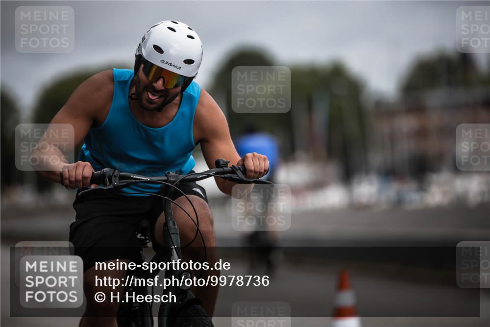 16.08.2026 - KN Förde Triathlon 2026 H.Heesch http://msf.ph/oto/9978736 16.08.2026 11:32:51 Radfahren 348, 391, 399 meine-sportfotos.de