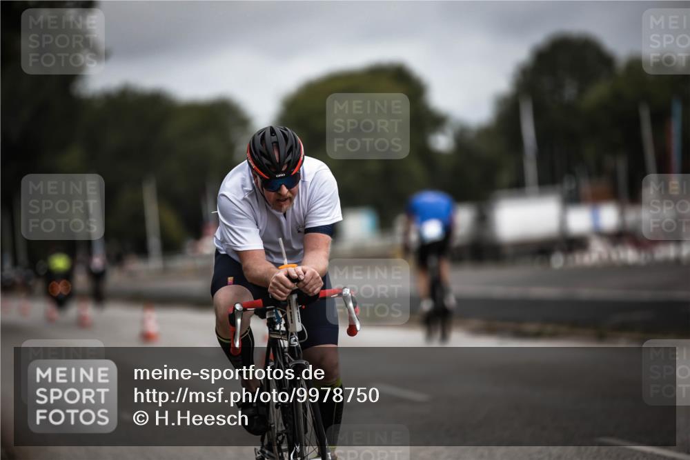 16.08.2026 - KN Förde Triathlon 2026 H.Heesch http://msf.ph/oto/9978750 16.08.2026 11:32:53 Radfahren 348, 391, 399 meine-sportfotos.de