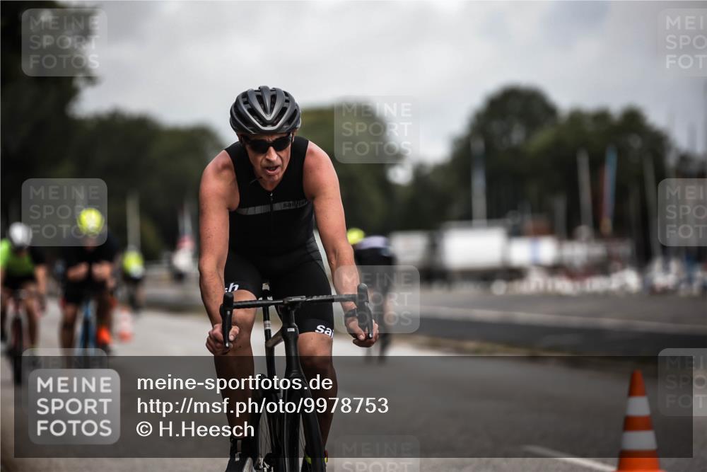 16.08.2026 - KN Förde Triathlon 2026 H.Heesch http://msf.ph/oto/9978753 16.08.2026 11:26:58 Radfahren 343, 359, 361, 383, 412, 804 meine-sportfotos.de