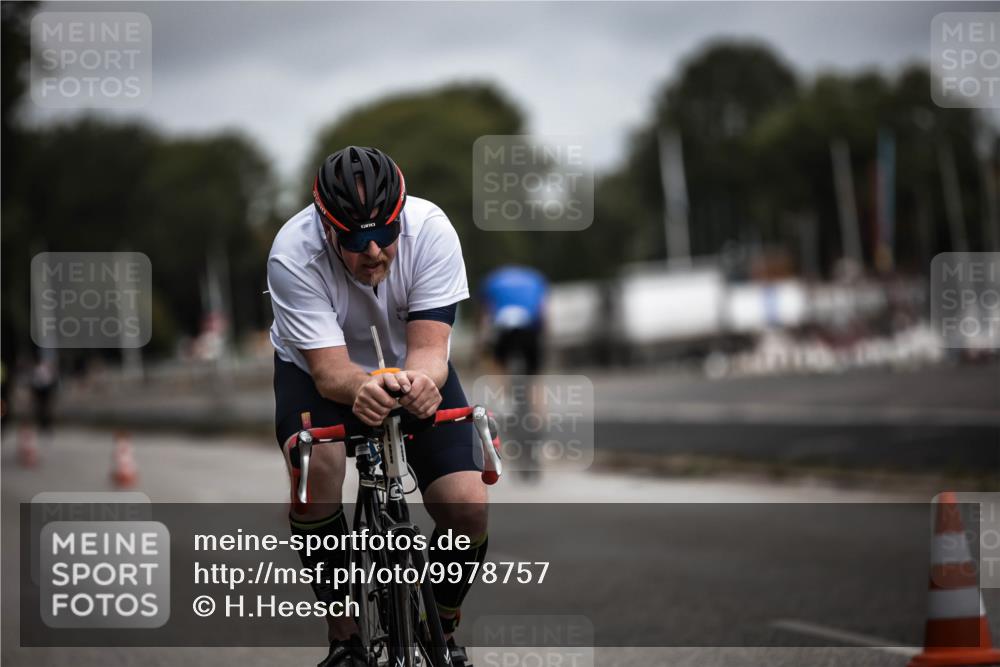 16.08.2026 - KN Förde Triathlon 2026 H.Heesch http://msf.ph/oto/9978757 16.08.2026 11:32:53 Radfahren 348, 391, 399 meine-sportfotos.de