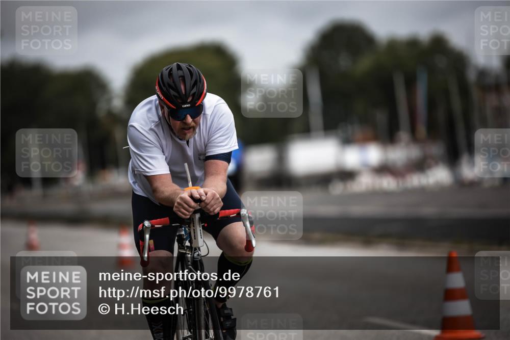 16.08.2026 - KN Förde Triathlon 2026 H.Heesch http://msf.ph/oto/9978761 16.08.2026 11:32:53 Radfahren 348, 391, 399 meine-sportfotos.de