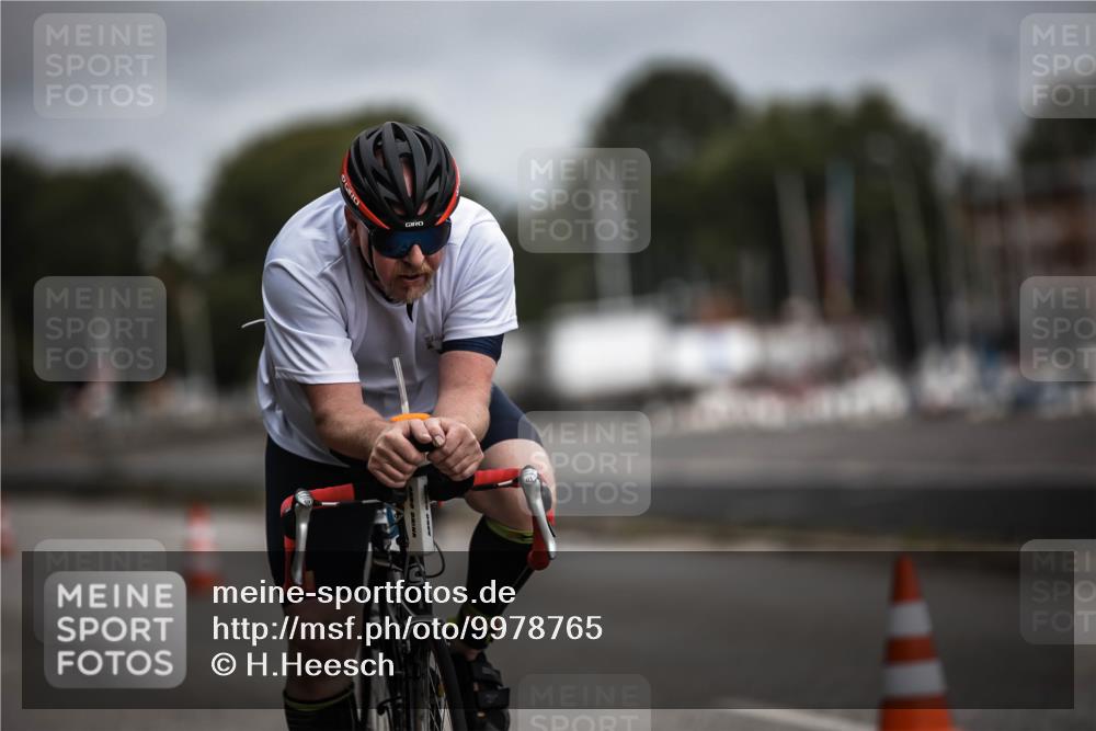 16.08.2026 - KN Förde Triathlon 2026 H.Heesch http://msf.ph/oto/9978765 16.08.2026 11:32:53 Radfahren 348, 391, 399 meine-sportfotos.de