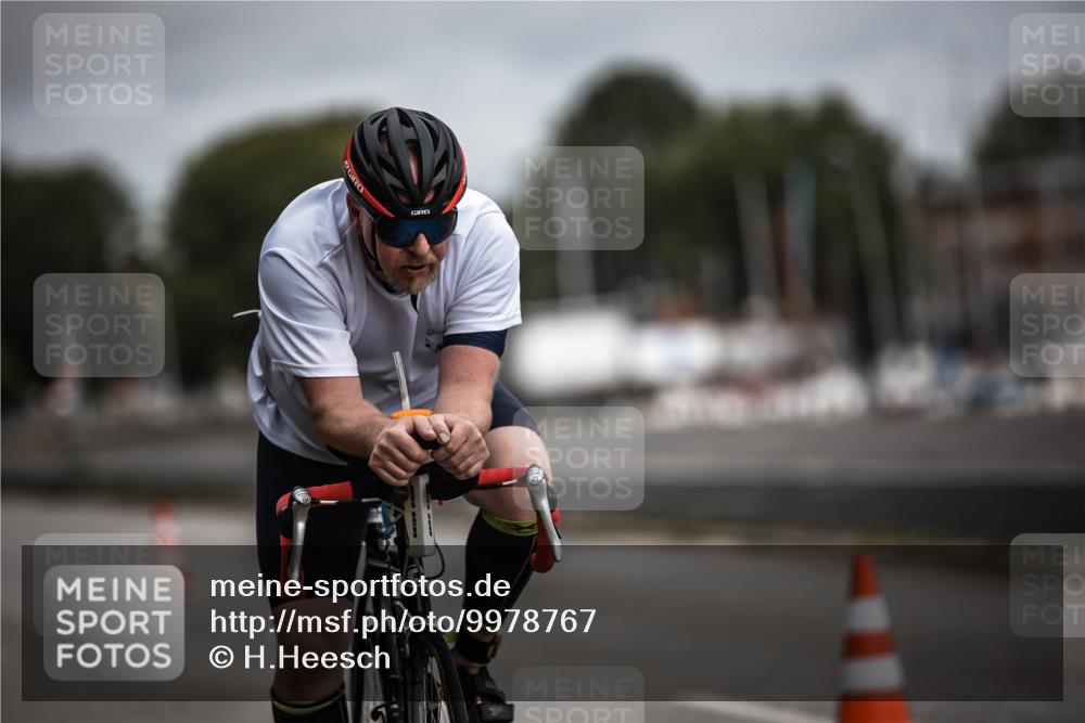 16.08.2026 - KN Förde Triathlon 2026 H.Heesch http://msf.ph/oto/9978767 16.08.2026 11:32:53 Radfahren 348, 391, 399 meine-sportfotos.de