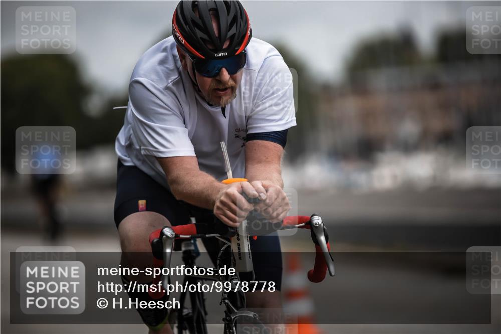 16.08.2026 - KN Förde Triathlon 2026 H.Heesch http://msf.ph/oto/9978778 16.08.2026 11:32:53 Radfahren 348, 391, 399 meine-sportfotos.de