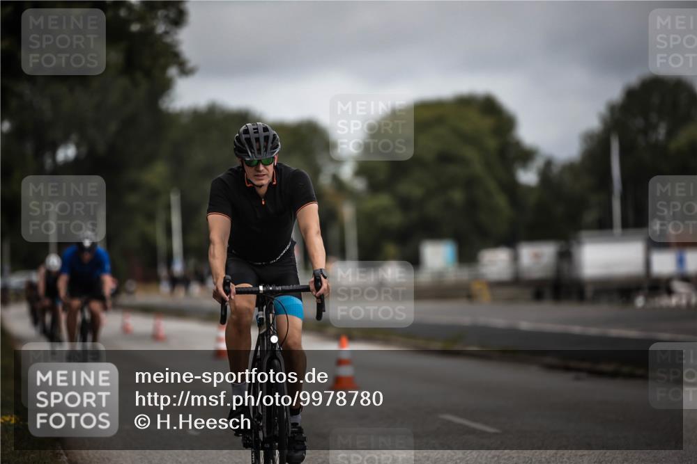 16.08.2026 - KN Förde Triathlon 2026 H.Heesch http://msf.ph/oto/9978780 16.08.2026 11:32:58 Radfahren 368, 399, 430 meine-sportfotos.de