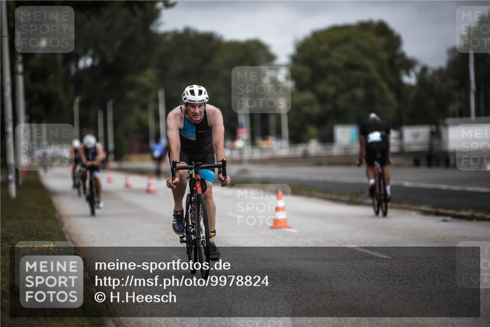 16.08.2026 - KN Förde Triathlon 2026 H.Heesch http://msf.ph/oto/9978824 16.08.2026 11:33:03 Radfahren 368, 369, 386, 430 meine-sportfotos.de