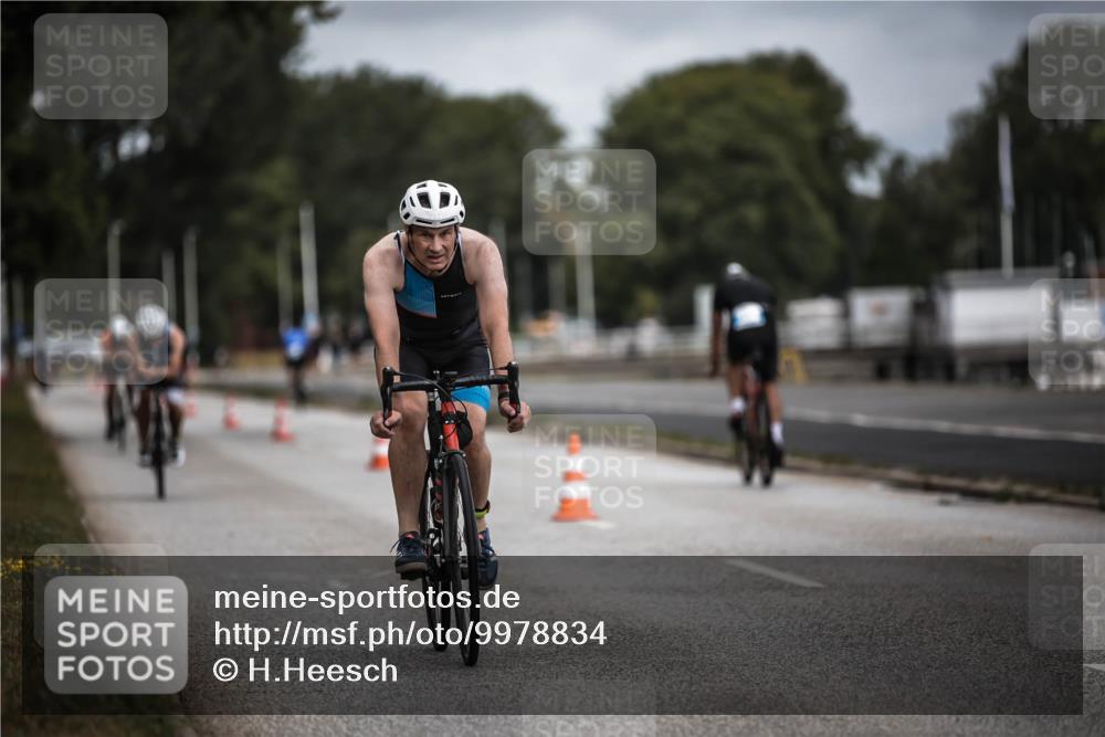 16.08.2026 - KN Förde Triathlon 2026 H.Heesch http://msf.ph/oto/9978834 16.08.2026 11:33:03 Radfahren 368, 369, 386, 430 meine-sportfotos.de