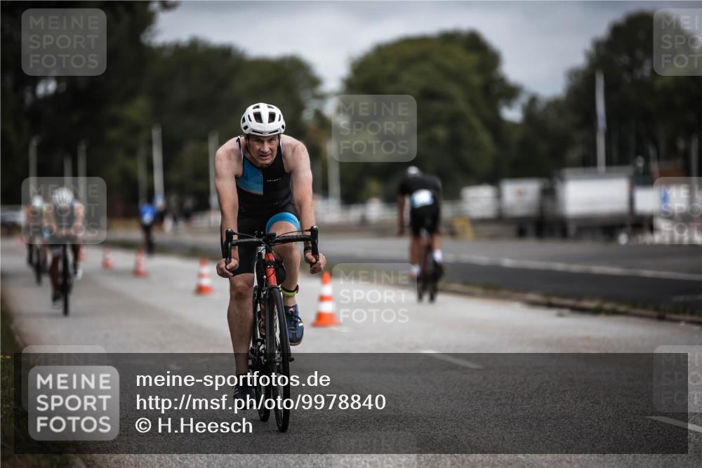 16.08.2026 - KN Förde Triathlon 2026 H.Heesch http://msf.ph/oto/9978840 16.08.2026 11:33:03 Radfahren 368, 369, 386, 430 meine-sportfotos.de