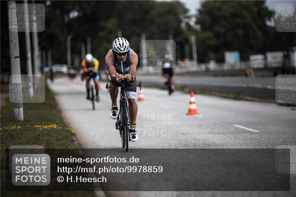 16.08.2026 - KN Förde Triathlon 2026 H.Heesch http://msf.ph/oto/9978859 16.08.2026 11:33:05 Radfahren 369, 386, 411, 430 meine-sportfotos.de