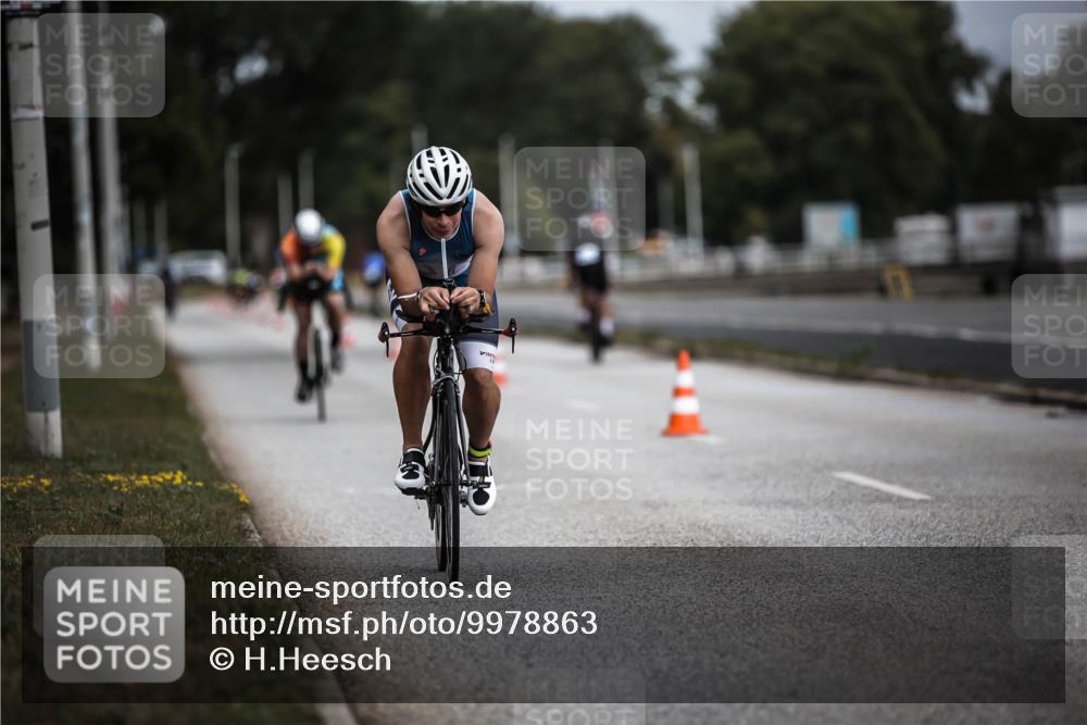 16.08.2026 - KN Förde Triathlon 2026 H.Heesch http://msf.ph/oto/9978863 16.08.2026 11:33:05 Radfahren 369, 386, 411, 430 meine-sportfotos.de