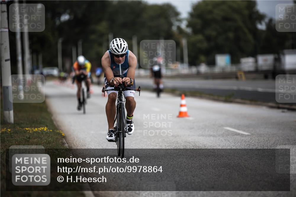 16.08.2026 - KN Förde Triathlon 2026 H.Heesch http://msf.ph/oto/9978864 16.08.2026 11:33:06 Radfahren 369, 386, 411 meine-sportfotos.de
