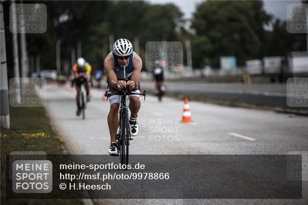 16.08.2026 - KN Förde Triathlon 2026 H.Heesch http://msf.ph/oto/9978866 16.08.2026 11:33:06 Radfahren 369, 386, 411 meine-sportfotos.de