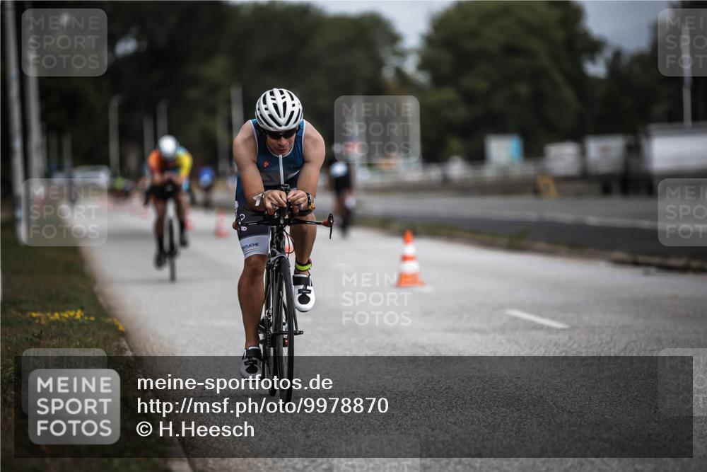 16.08.2026 - KN Förde Triathlon 2026 H.Heesch http://msf.ph/oto/9978870 16.08.2026 11:33:06 Radfahren 369, 386, 411 meine-sportfotos.de