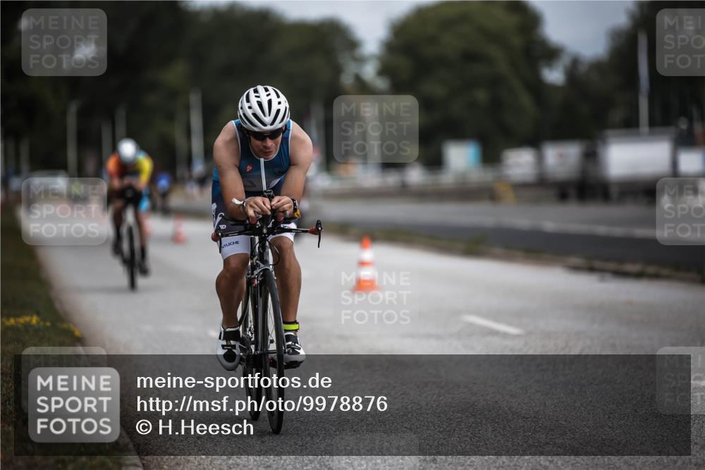 16.08.2026 - KN Förde Triathlon 2026 H.Heesch http://msf.ph/oto/9978876 16.08.2026 11:33:06 Radfahren 369, 386, 411 meine-sportfotos.de