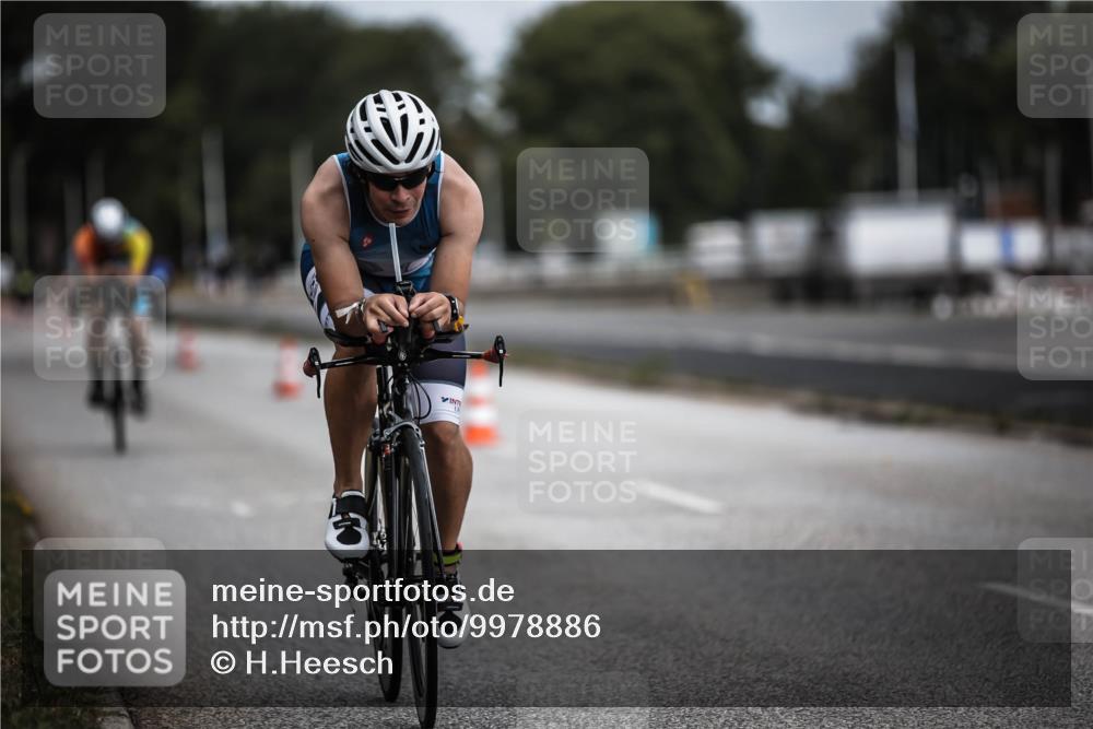 16.08.2026 - KN Förde Triathlon 2026 H.Heesch http://msf.ph/oto/9978886 16.08.2026 11:33:06 Radfahren 369, 386, 411 meine-sportfotos.de