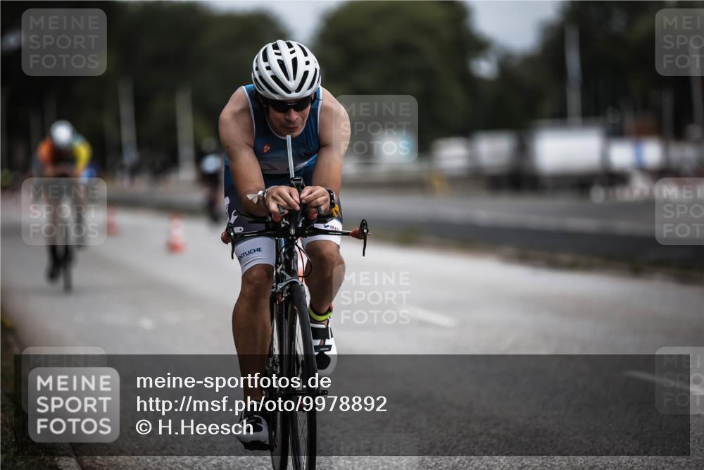16.08.2026 - KN Förde Triathlon 2026 H.Heesch http://msf.ph/oto/9978892 16.08.2026 11:33:06 Radfahren 369, 386, 411 meine-sportfotos.de