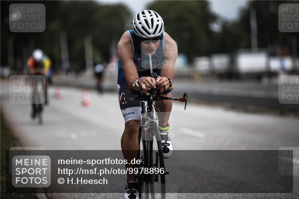 16.08.2026 - KN Förde Triathlon 2026 H.Heesch http://msf.ph/oto/9978896 16.08.2026 11:33:06 Radfahren 369, 386, 411 meine-sportfotos.de