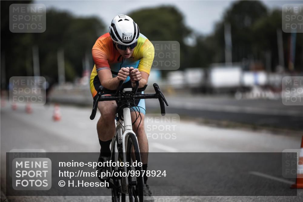 16.08.2026 - KN Förde Triathlon 2026 H.Heesch http://msf.ph/oto/9978924 16.08.2026 11:33:09 Radfahren 386, 411 meine-sportfotos.de