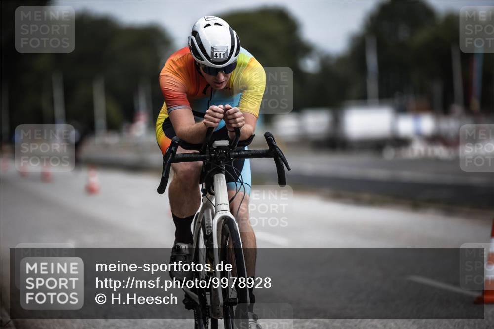 16.08.2026 - KN Förde Triathlon 2026 H.Heesch http://msf.ph/oto/9978928 16.08.2026 11:33:09 Radfahren 386, 411 meine-sportfotos.de