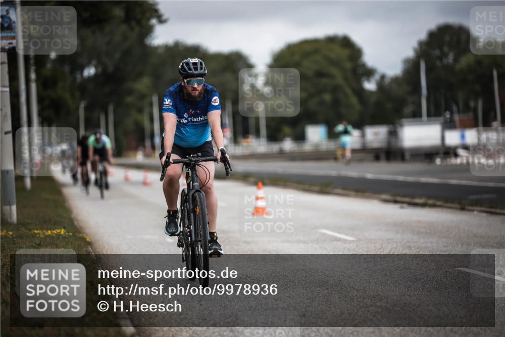 16.08.2026 - KN Förde Triathlon 2026 H.Heesch http://msf.ph/oto/9978936 16.08.2026 11:33:26 Radfahren 350, 376, 379, 438 meine-sportfotos.de